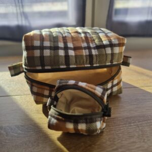 Trousse de toilette carreaux café – vue 3