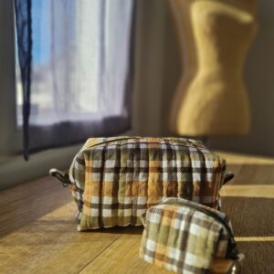 Trousse de toilette carreaux café – vue 2