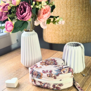Trousse cœur matelassée motif floral – vue 3